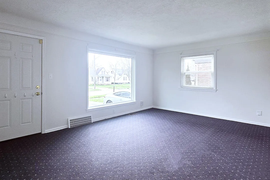 Building Photo - 1424 Parkview Dr