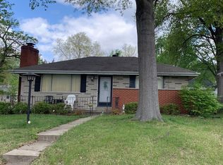 1149 Reale Ave, Saint Louis, MO 63138