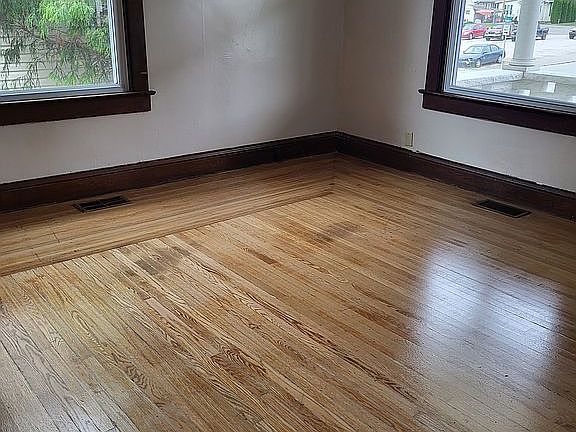 3rd image of 603 E Van Trees St