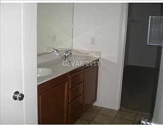 4th image of 5525 Roans Prairie St
