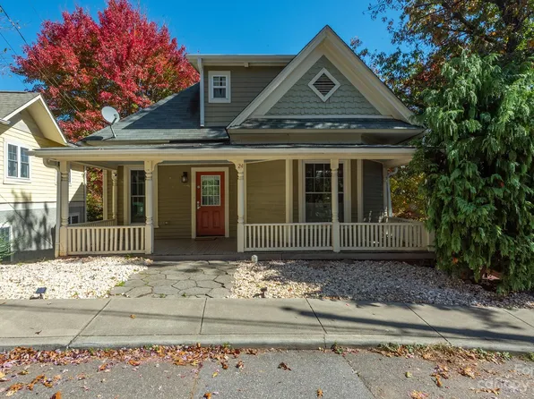 24 Jefferson Dr, Asheville, NC 28801