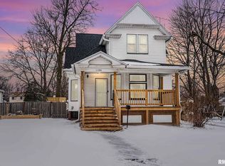 1106 N Seminary St, Galesburg, IL 61401