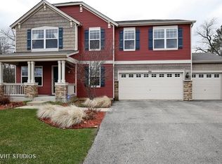 261 Redwing Dr, Woodstock, IL 60098