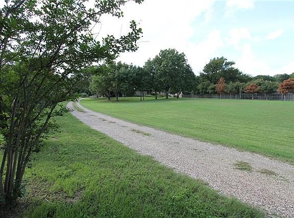 5th image of 5208 Hidden Oaks Ln