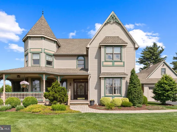 13 N Clearview Dr, Palmyra, PA 17078