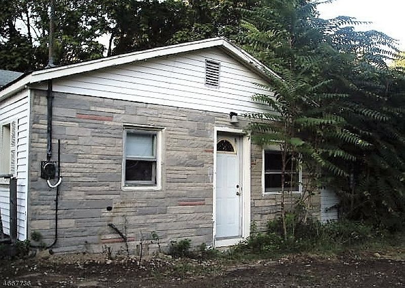 2nd image of 22 Flanders Rd