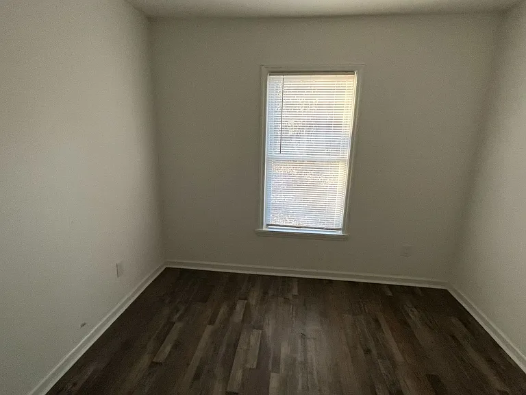 635 Smith St — Photo 5