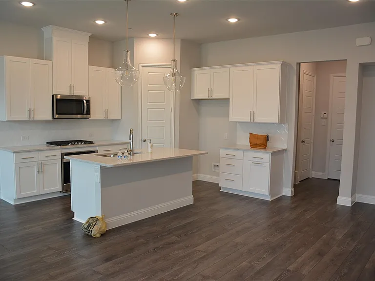 CHEF'S KITCHEN