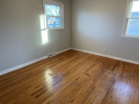 5th image of 3516 Ashwood Dr
