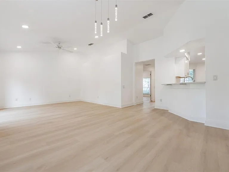 4208 Pine Isle Dr — Photo 15