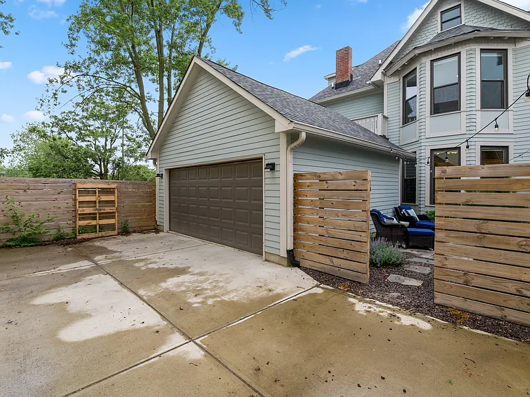 1665 N College Ave — Photo 31