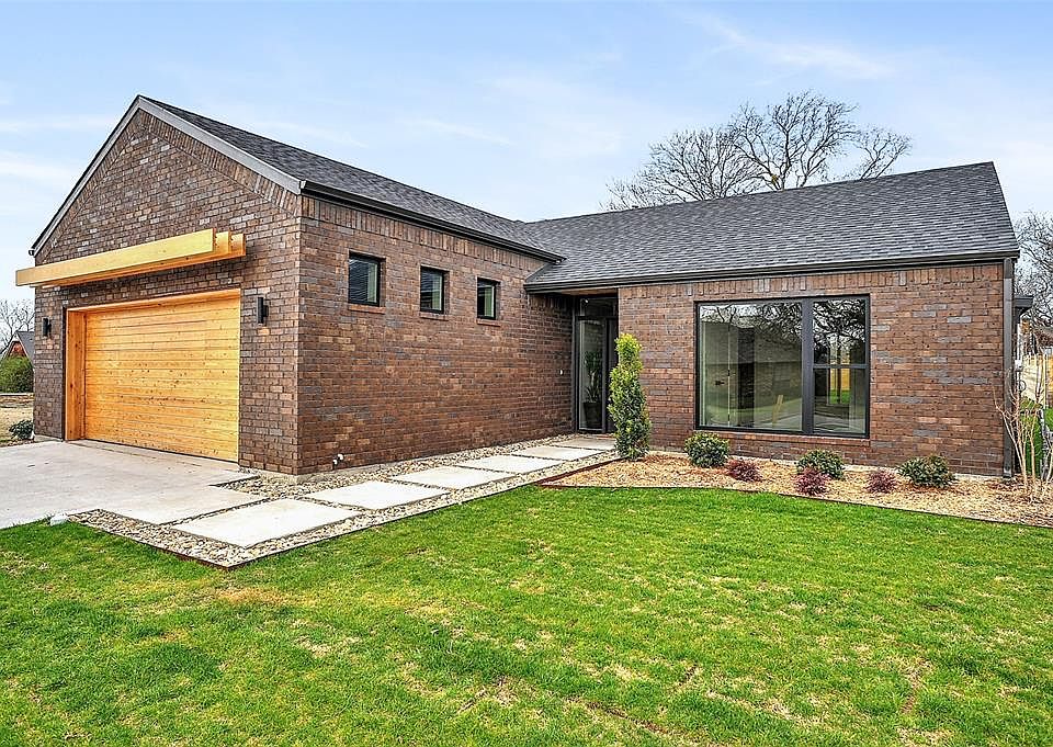 1st image of 619 Blanton Dr