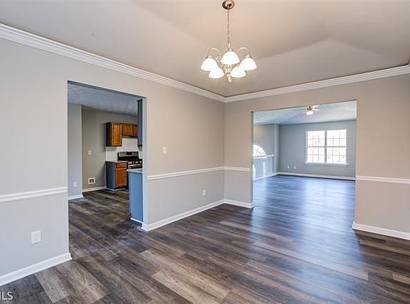 4th image of 3818 Majestic Ln SW