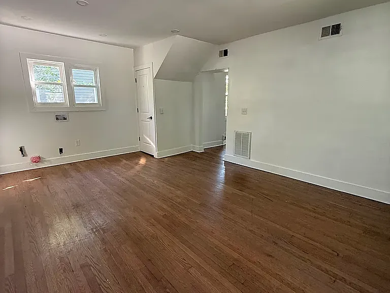 816 Essex Ave — Photo 8
