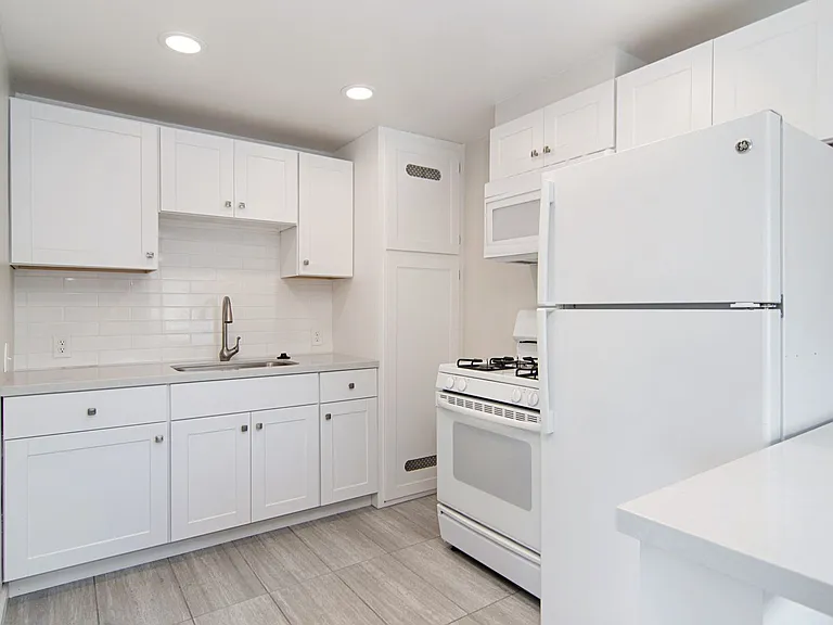 1502 Scott St — Photo 12