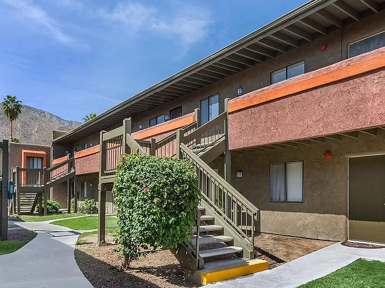 La Ventana Apartments — Photo 28
