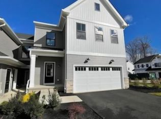 26 Blackmoor Ln, Randolph, NJ 07869