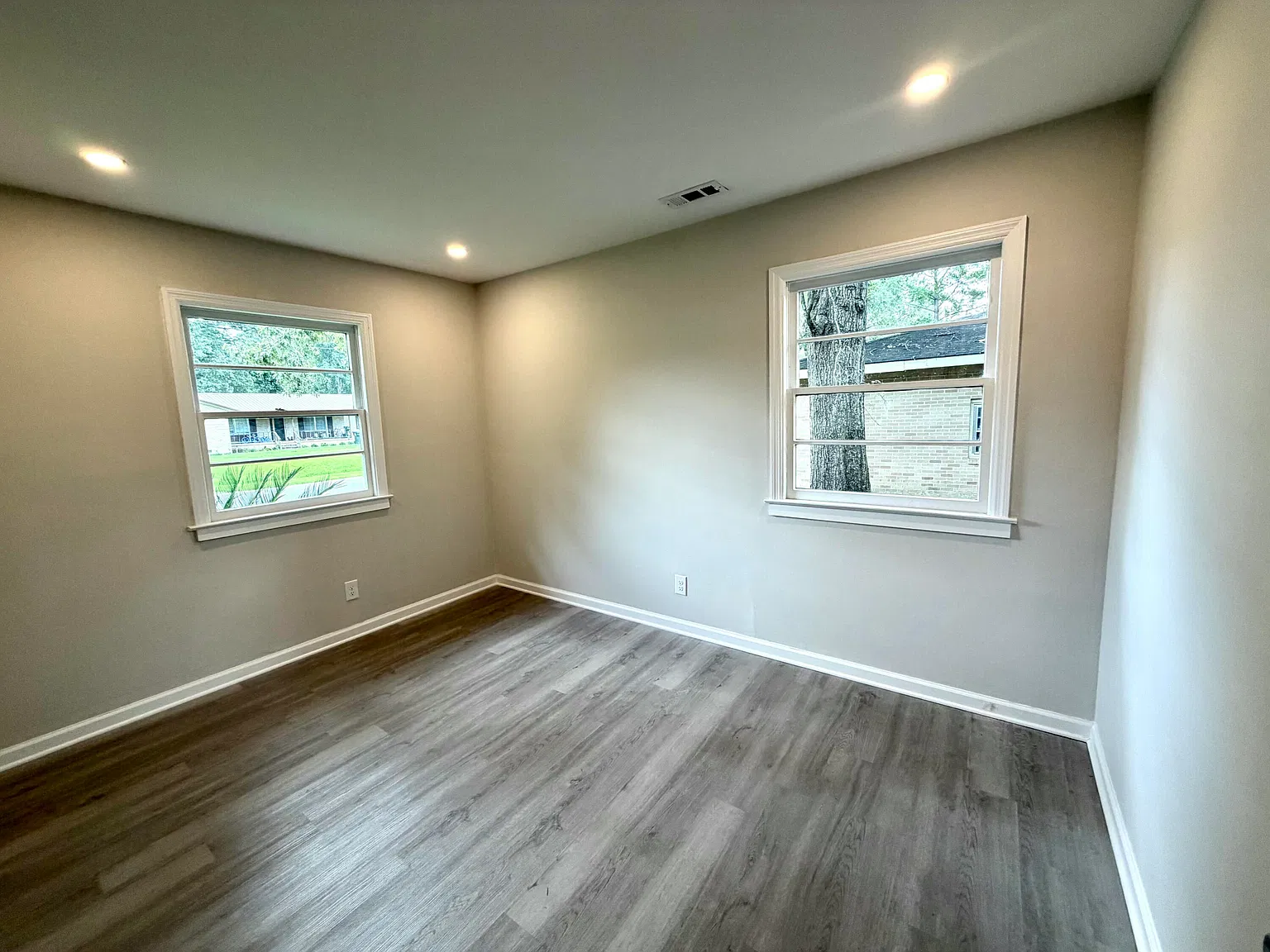 3 bed, 2.0 bath, 1100 sqft, $1,900 — Photo 3