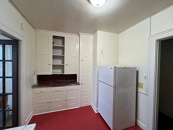 5th image of 1484 Hertel Ave #5