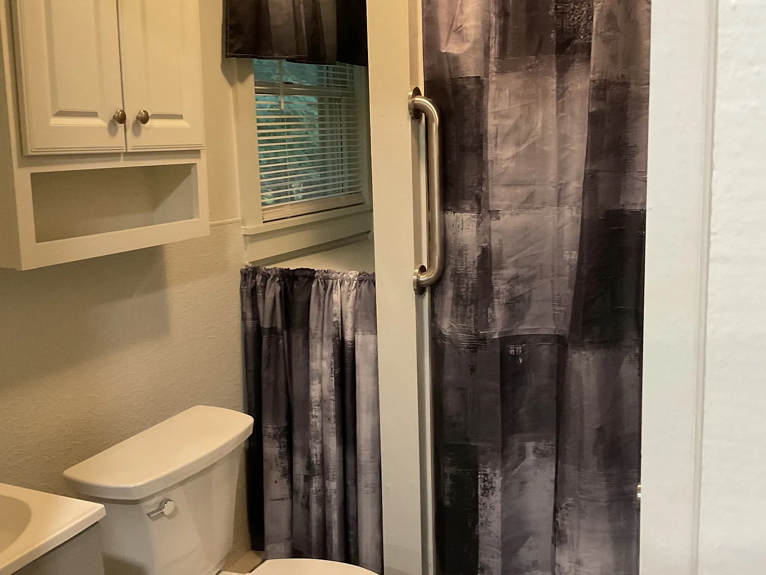 1 bed, 800 sqft, $1,100 — Photo 3