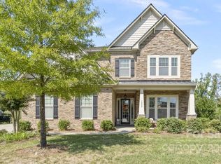 1002 Twin Pines Dr, Matthews, NC 28104