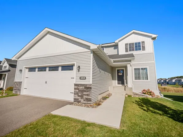 1010 Triumph Trl NE, Isanti, MN 55040