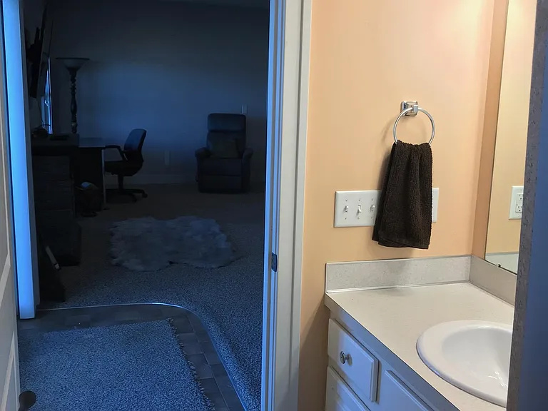 Easy access to bathroom from lake too