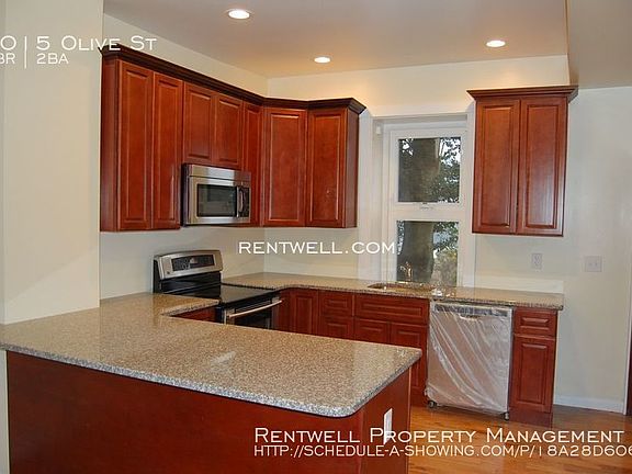 4th image of 1015 Olive St