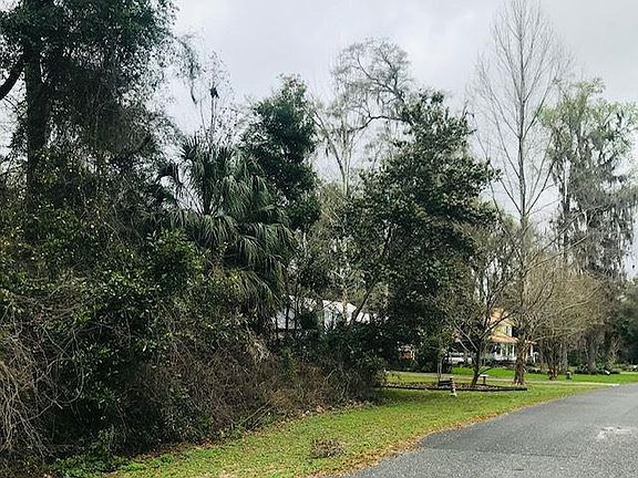 3rd image of 9239 Emily Dr