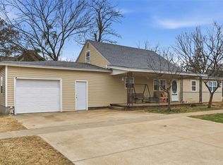 523 N 2nd Ave, Stroud, OK 74079