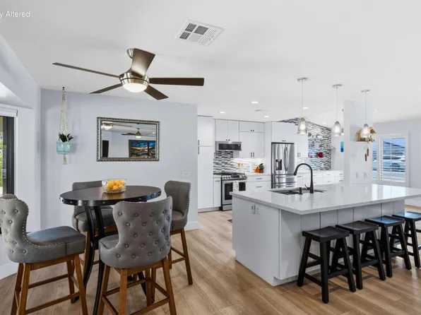 2073 N Acacia Rd W, Palm Springs, CA 92262