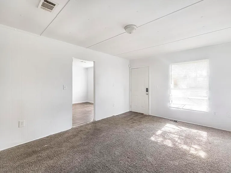 5741 Bloomfield Rd — Photo 3