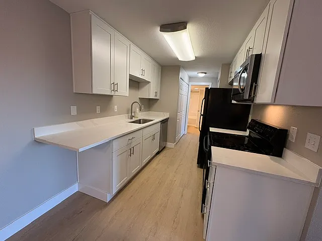 16817 Larch Way — Photo 2