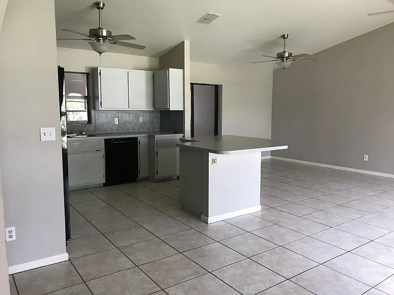 8424 Grove Rd — Photo 4
