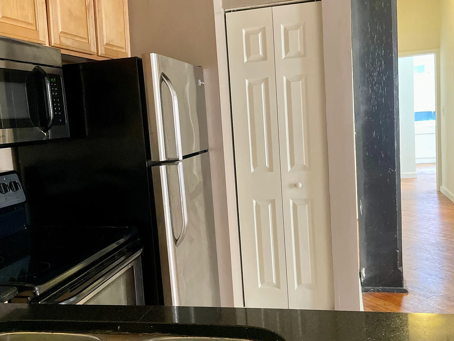 2 bed, 825 sqft, $1,450 — Photo 2