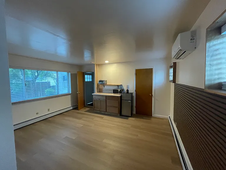 250 Bartlett St — Photo 2