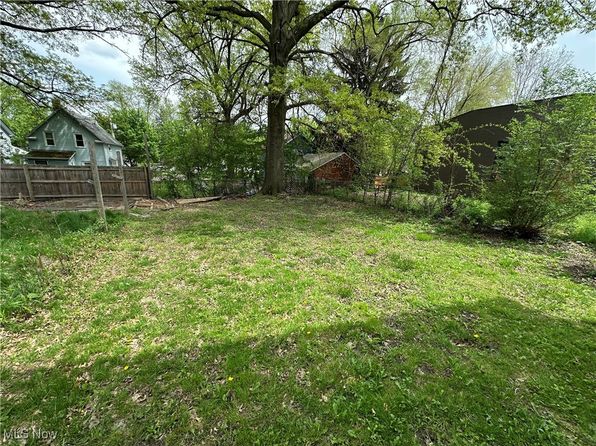 369 Windsor St, Akron, OH 44306