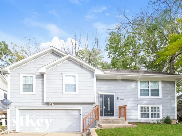 1603 S Concord Ct, Independence, MO 64058