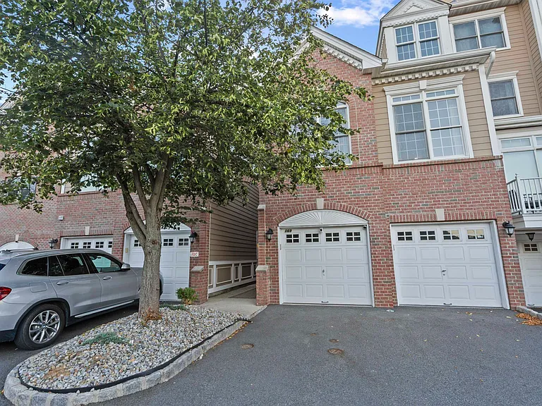 169 Price Ct — Photo 28