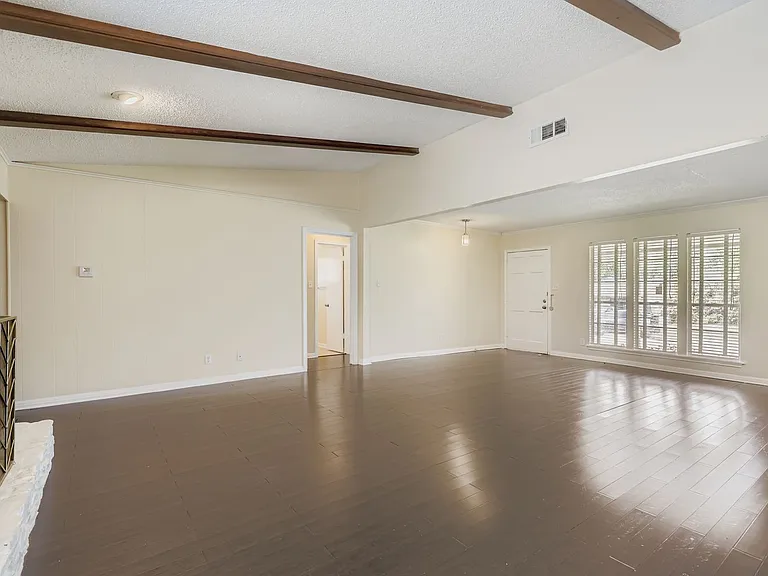 5313 Basswood Ln — Photo 7