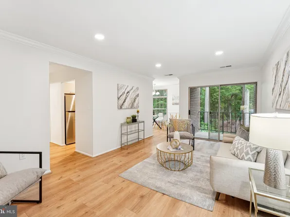 3358 Woodburn Rd APT 24, Annandale, VA 22003