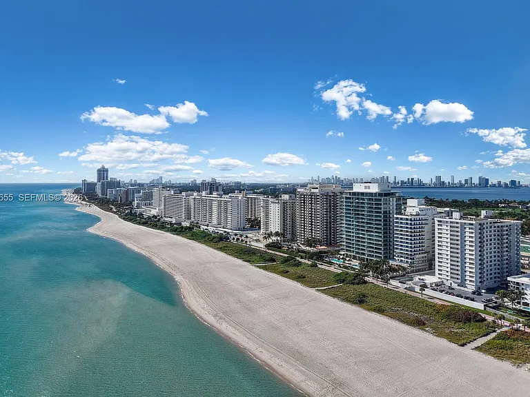 5801 Collins Ave #1200 — Photo 63