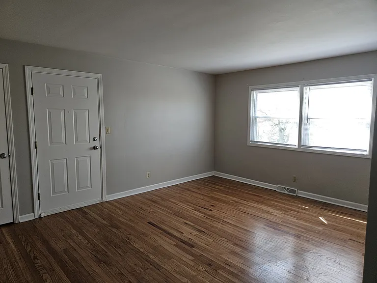 1015 S 38th Ave #6 — Photo 5