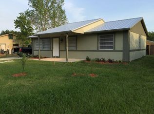 825 Vocelle Ave, Sebastian, FL 32958