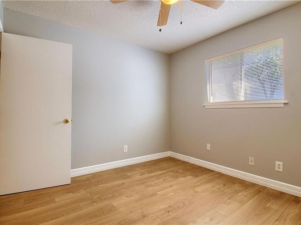 1st image of 2122 Hancock Dr APT 105
