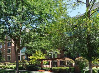1633 2nd St APT 307, Highland Park, IL 60035
