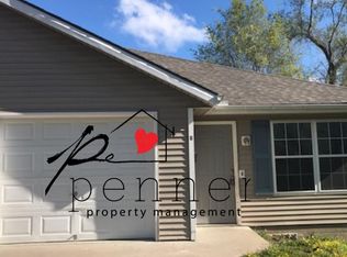 409 E Benning St, Odessa, MO 64076