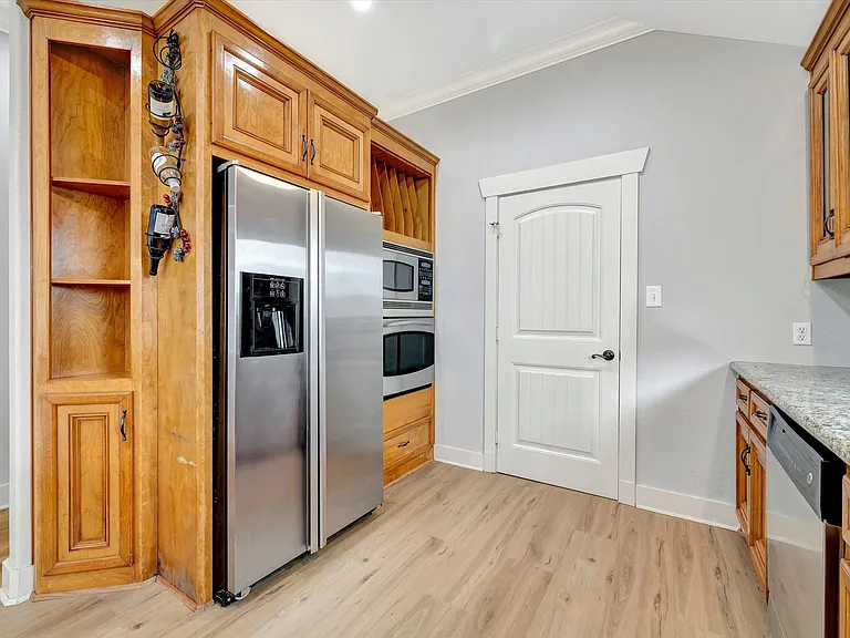 4628 Kermit St — Photo 12