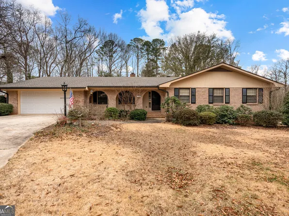 1080 Wedgewood Dr, Fayetteville, GA 30214