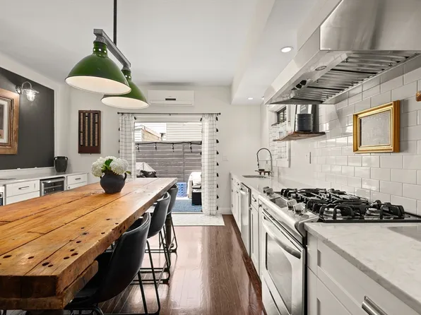 14 F St, South Boston, MA 02127